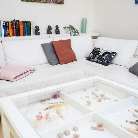 Gemuetliches Haus Mit Grossem Traumhaften Garten *