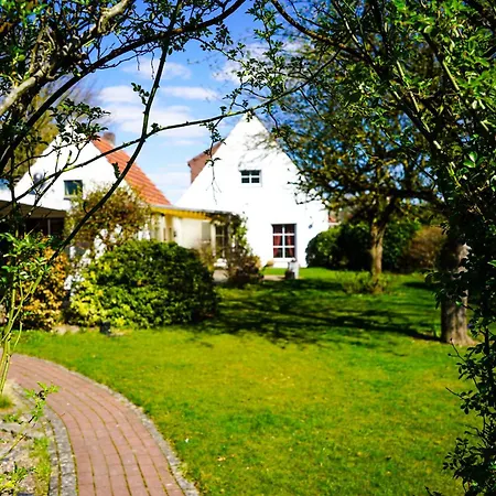 Gemuetliches Haus Mit Grossem Traumhaften Garten بريمين