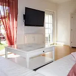 Feriehus Gemuetliches Haus Mit Grossem Traumhaften Garten *