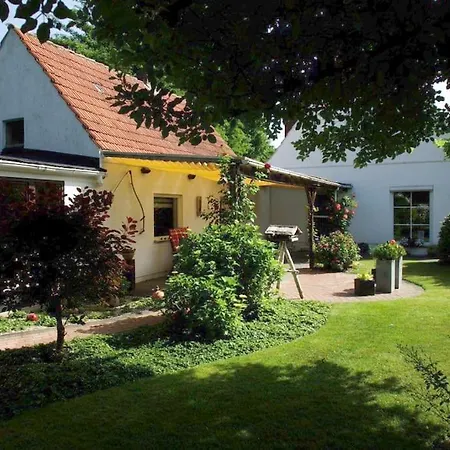 Gemuetliches Haus Mit Grossem Traumhaften Garten Bremen