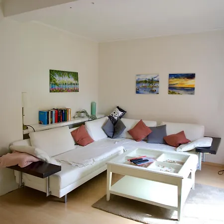 Gemuetliches Haus Mit Grossem Traumhaften Garten Holiday home Bremen
