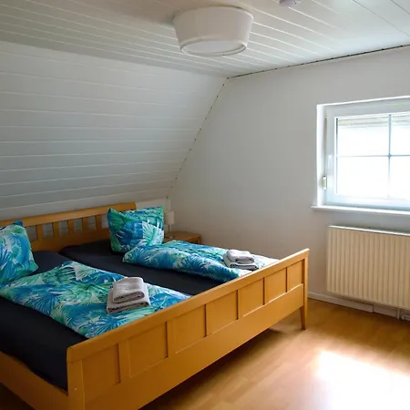 Gemuetliches Haus Mit Grossem Traumhaften Garten Holiday home Bremen