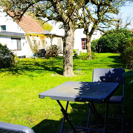 Feriehus Gemuetliches Haus Mit Grossem Traumhaften Garten *