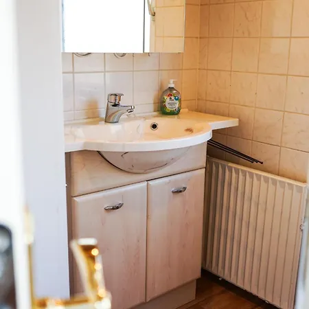 Gemuetliches Haus Mit Grossem Traumhaften Garten