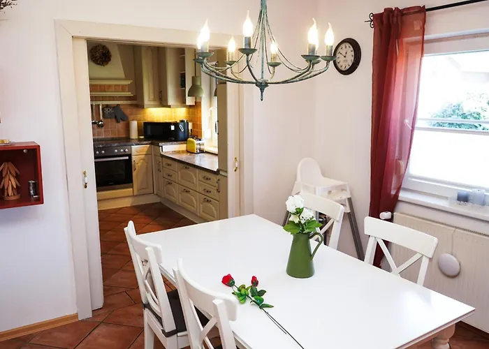 Gemuetliches Haus Mit Grossem Traumhaften Garten Hébergement de vacances *